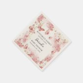 名前入りのピンクの蝶のベビーシャワーナプキン スタンダードカクテルナプキン (角)