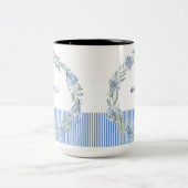 名前入りの花のリース マグカップ (中央)