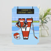 名前入りイニシャルVアイスホッケー 招待状 (スタンド正面)