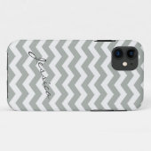 名前入りエレガントグレーシェブロンのジグザグ Case-Mate iPhoneケース (裏面(横))