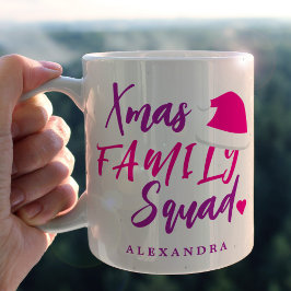 名前入りピンクのクリスマスファミリースクリプト コーヒーマグカップ