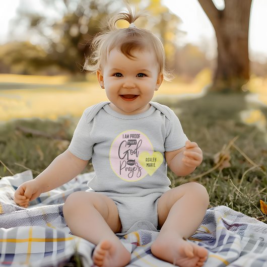 名前入り名言 神は祈りを答えてくれる ベビーボディスーツ