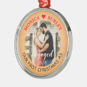 名前婚約したの追加初めてのクリスマス写真の日付 メタルオーナメント (左)