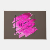 名前編集文字ピンクのブラシストロークを流す ドアマット (正面)