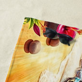 名前，サンディサーフショア上のブルーイエローマッスルカー ビーチタオル (インサイチュ)