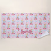 名前、ピンクの妖精、杖と青の翼を追加 ビーチタオル (正面)