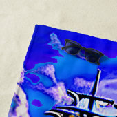 名前、様式化された茶色の海賊帆船ブルーを追加 ビーチタオル (インサイチュ)