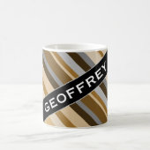 名前+砂色のビーチインスパイアのストライプの色 コーヒーマグカップ (中央)