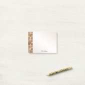 名前 – 色付き茶の装飾タイルパターン ポストイット (デスク上)