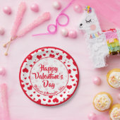 名前|赤いバレンタインハートのランダムパターン ペーパープレート (パーティー)