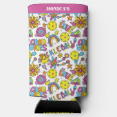 名前、Groovy、レトロ90s、白 スリム缶クーラー (裏面)