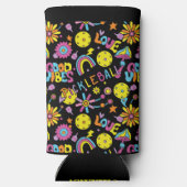 名前、Groovy、レトロ90s、黒 スリム缶クーラー (裏面)