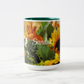 名前on美しい秋のひまわり15oz ツートーンマグカップ (中央)