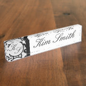 名札のヒョウのプリントのモノグラムの机の白黒 デスクネームプレート (側面)