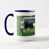 名誉のくずベンチのマグ マグカップ (左)