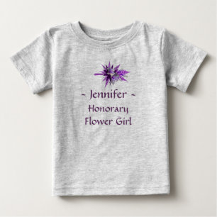 名誉フラワーガール付き/名前パープルリリーブーケ(b) ベビーTシャツ