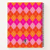 名門私立校風のパーソナライズされたピンクとオレンジアーガイル ノートブック (裏面)