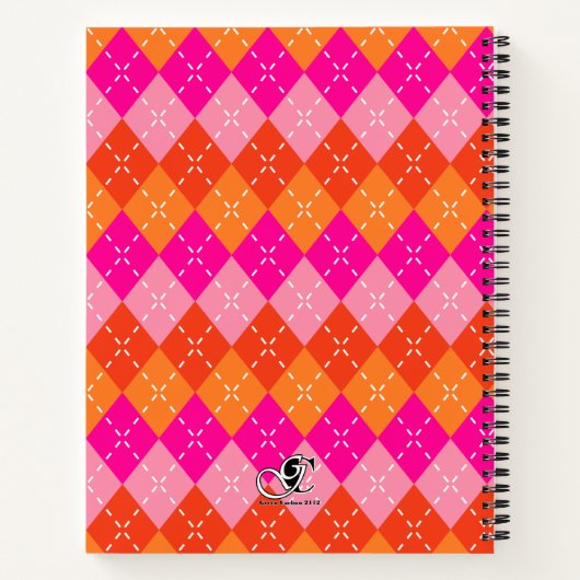 名門私立校風のパーソナライズされたピンクとオレンジアーガイル ノートブック (裏面)