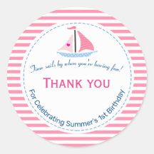 名門私立校風のピンク航海のセイル遠くに誕生日ありがとう