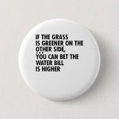 向もしこう側は草が生えている 缶バッジ (正面)