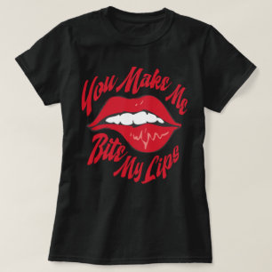 君が僕の唇をかむ Tシャツ