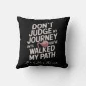 君が僕の道を歩むまで僕の旅を判断するな クッション (裏面)