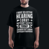 君が皮肉で気の毒で僕は聞き耳を立てている Tシャツ