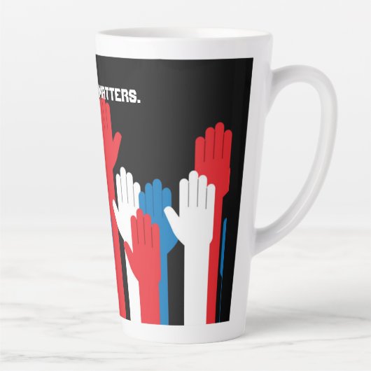 君の票は愛国心に問題がある カフェラテマグ (右)