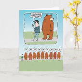 君の誕生日の後ろに熊がおもしろいいる カード (黄色い花)