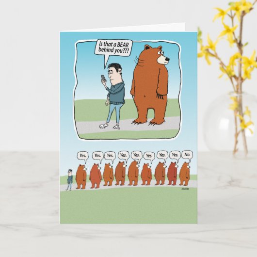 君の誕生日の後ろに熊がおもしろいいる カード (黄色い花)