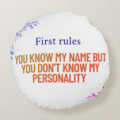 君は僕の名は知っているが僕の人格は知らない ラウンドクッション (裏面)