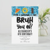 君は入った?ボーイ10代の若者誕生日ピザプール 招待状 (スタンド正面)