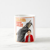 君は皮肉違うな暗おもしろい笑い声だ コーヒーマグカップ (中央)