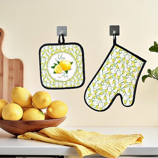 君は美しい聖なる書物、 経典レモンだ 鍋つかみ&鍋敷きセット