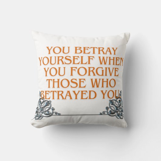 君は裏切忘れると背教する クッション (正面)