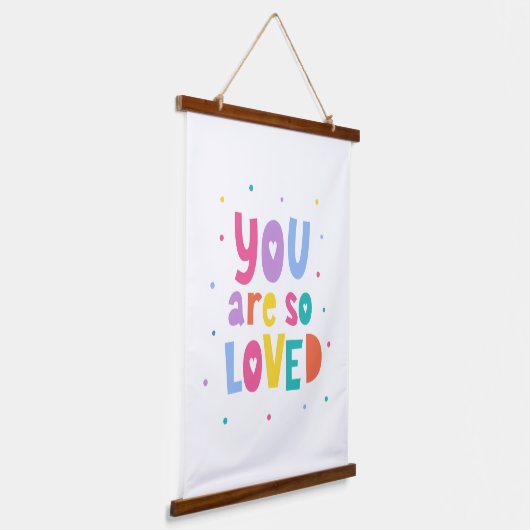 君カラフルはとても愛される 吊り下げ型タペストリー (傾斜あり)