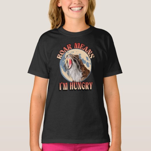 吠えるってことは腹減ったってこと!サーベルタイガー Tシャツ (正面)