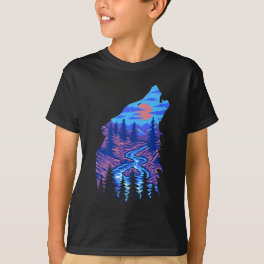 吠えるオオカミのシルエット 森と川の風景 Tシャツ (正面)