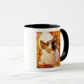 吠え、跳んでいるジャックラッセルテリア秋 マグカップ (正面右)