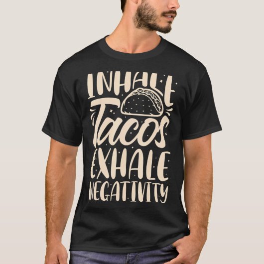 否定的なメキシコの食べおもしろい物を吐き出すInhaleタコス Tシャツ (正面)