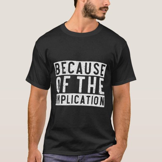 含意が含むもの　おかしいボート好きの釣り人 Tシャツ (正面)