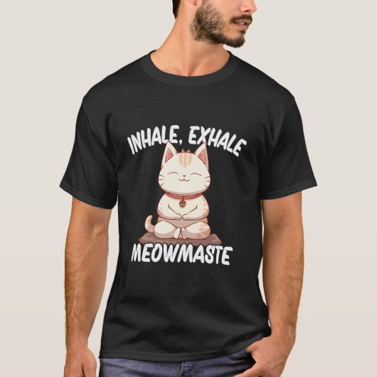 吸って吐いてミャオマスター ヨガ猫 Tシャツ (正面)