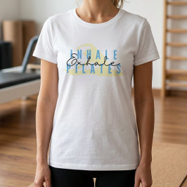 吸って吐くピラティスの名言Tシャツ Tシャツ