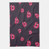 吸血鬼の唇と牙の模様 キッチンタオル (縦)