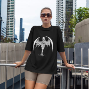 吸血鬼の女性の生き物 Tシャツ