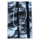 吹雪の中の白い松 –  ミディアムペーパーバッグ (正面)