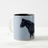 吹雪の中の野馬 ツートーンマグカップ (正面左)