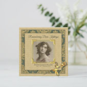 告別式はあなたの写真の金ゴールドのダマスク織バラを加えます 招待状 (スタンド正面)