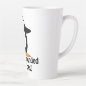 周りはペンギンのアニおもしろいメだ カフェラテマグ (右)