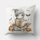 呪文&ストーリー – Mummy in the Pumpkin Patch クッション (正面)